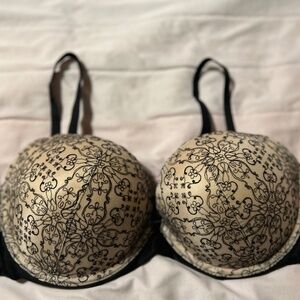 Victoria's Secret Very Sexy Push Black lace 38D Back Closure Bra